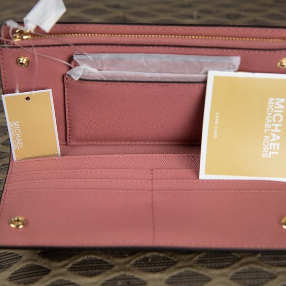 Michael Kors Carryall with ID - Picture 6 of 7